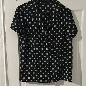 Saks Fifth Avenue Black and White Geometric Women’s Button Up Shirt